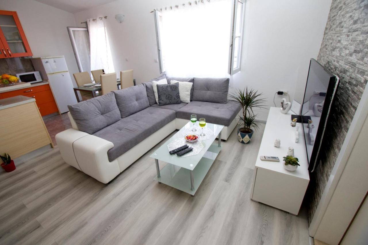 Apartment Toni Makarska Eksteriør bilde