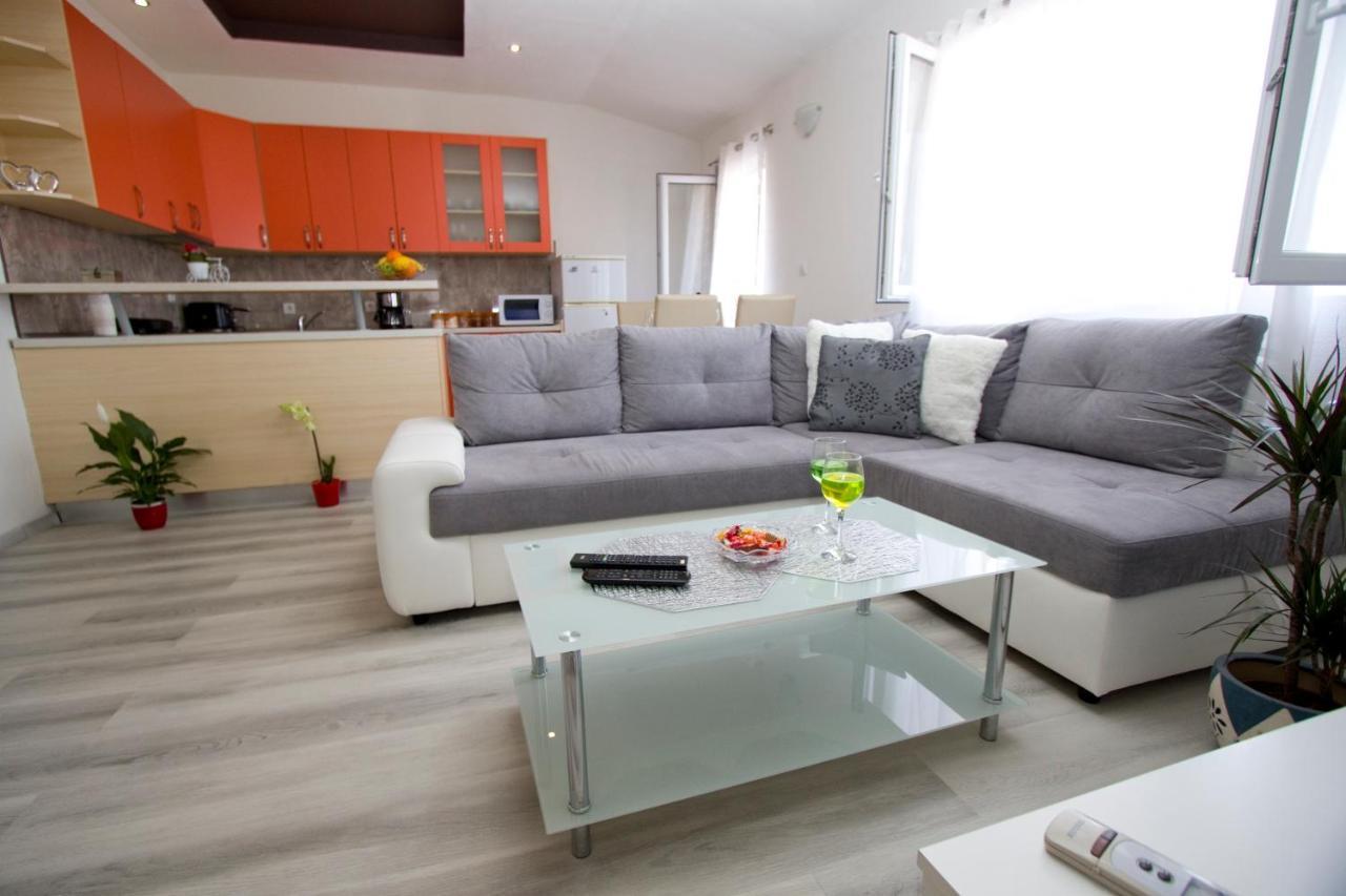 Apartment Toni Makarska Eksteriør bilde