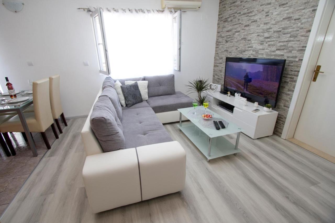 Apartment Toni Makarska Eksteriør bilde